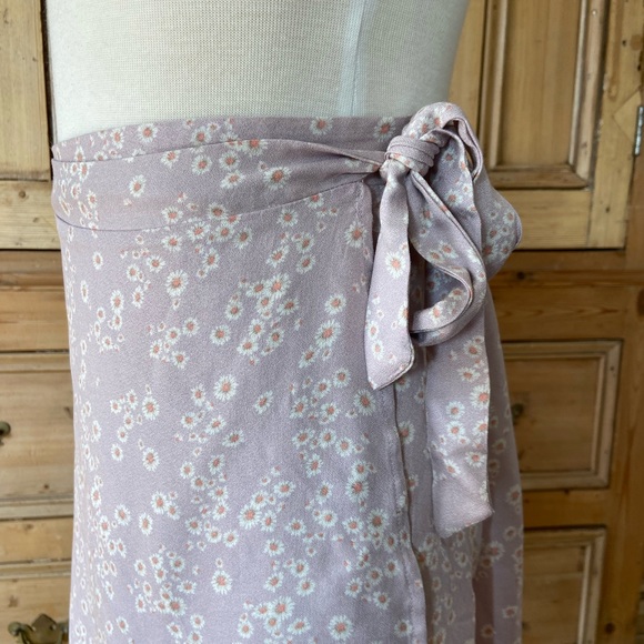 Flirty & Fun wrap skirt. - Picture 2 of 6